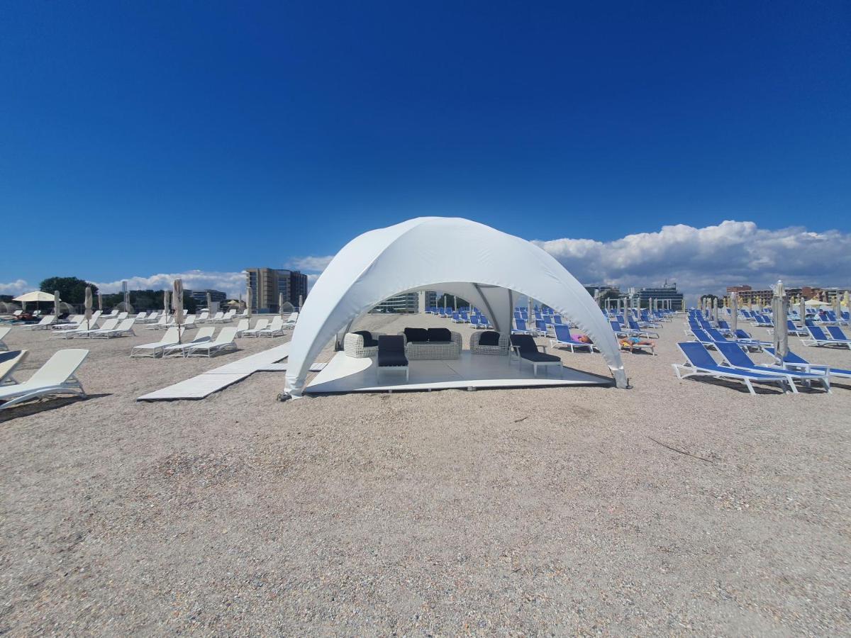 Deluxe Lake View Mamaia Dış mekan fotoğraf